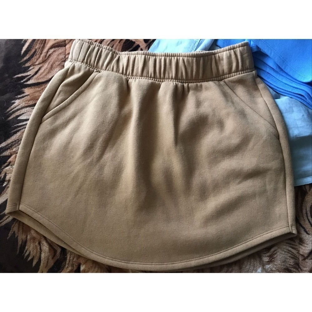 Wild Fable Short Skirt SzM Tan Fleecy Wide Elastic Waist Curved Hem Pocket NWT